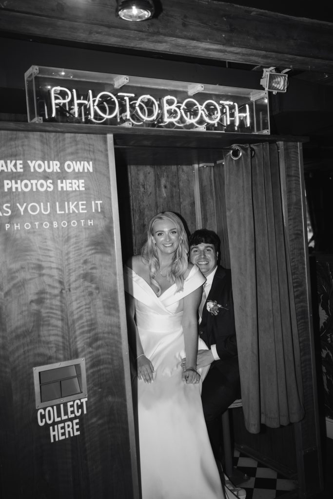 Documentary wedding photography by Freddie Bates